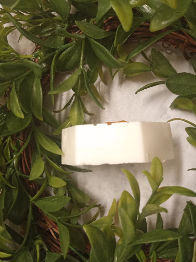 Formulated with nourishing goat milk and honey, our bar soap is a gentle and luxurious way to cleanse and moisturize your skin. The combination of these natural ingredients leaves your skin feeling soft, hydrated, and healthy. Perfect for daily use, our bar soap is a must-have for any skincare routine.